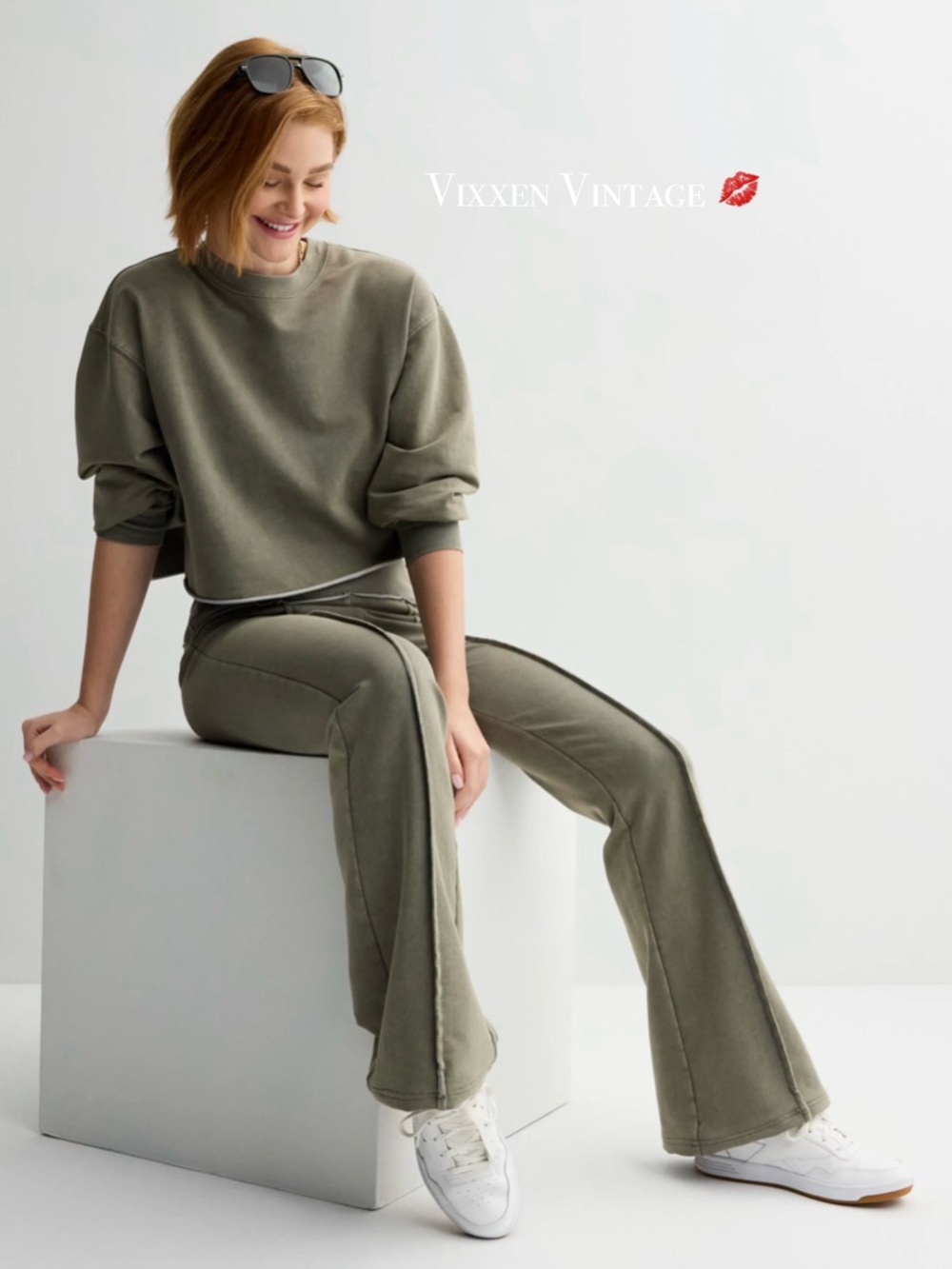 VANILLA STAR CROPPED SWEATSHIRT & MID-RISE SEAMED FLARE PANT SET IN GREEN SMOKE
